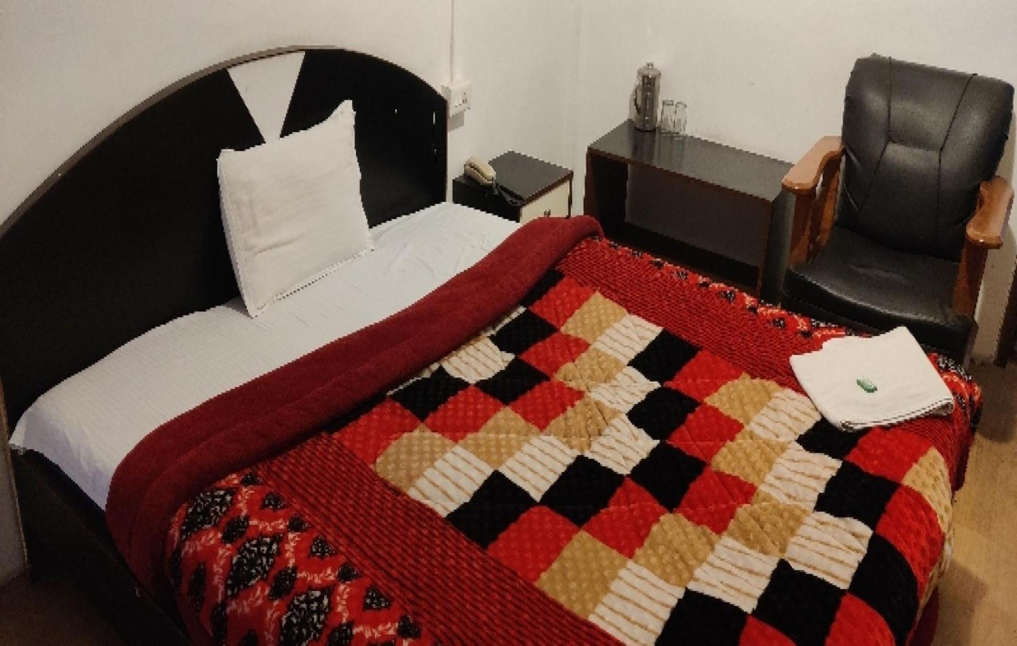 Capital O 8272 Hotel Pratigya Residency กังต็อก ภายนอก รูปภาพ